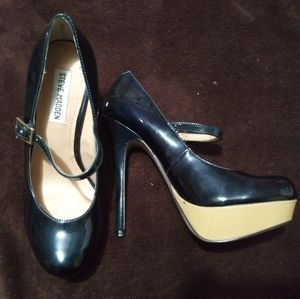 Steve madden tan and black stiletto heels